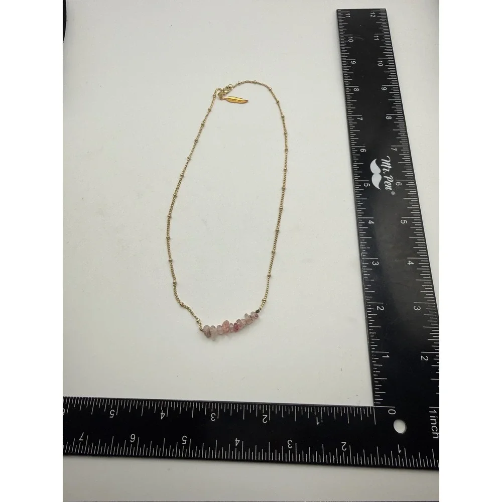 Strawberry Quartz Chip Bead Necklace Gold Tone Satellite Chain Feather Charm 18